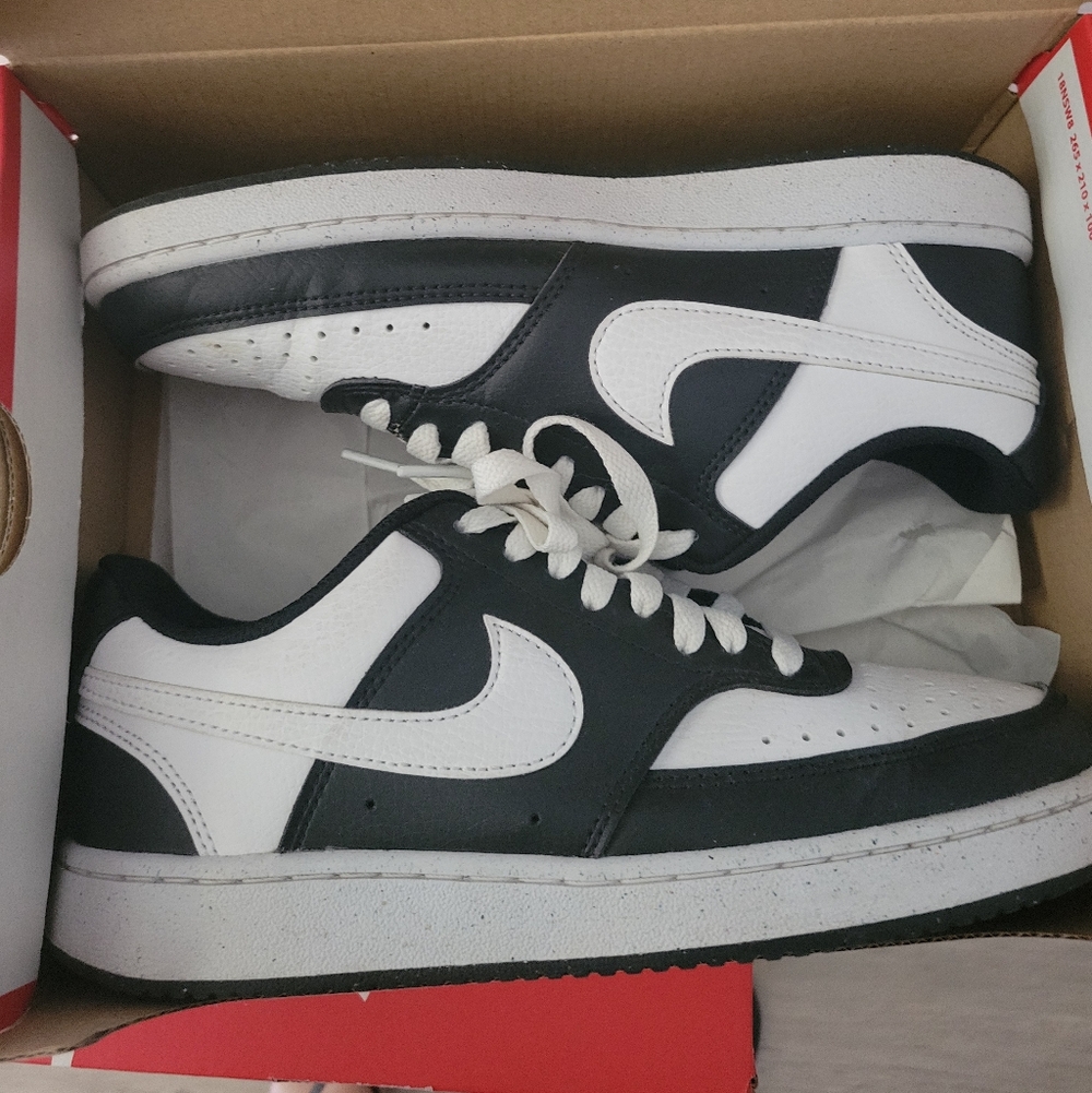 Nike Black and White Men's Sneakers